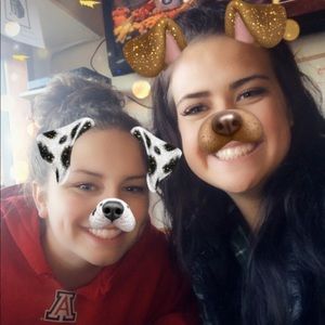 Meet your Poshers, Cirstyn & Emma